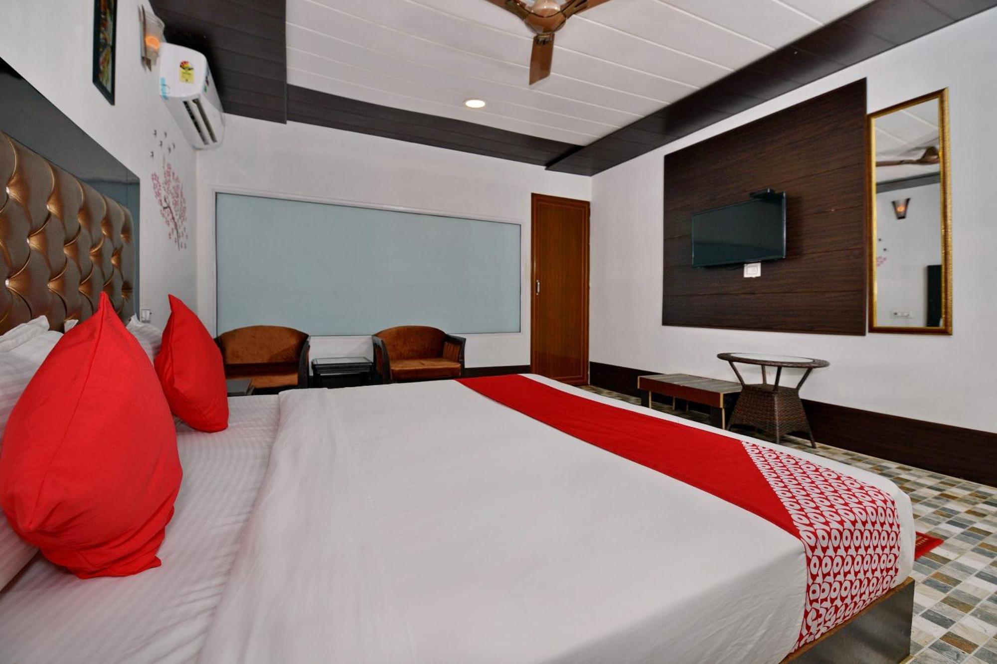 Collection O Retreat Morjim Resort Ngoại thất bức ảnh